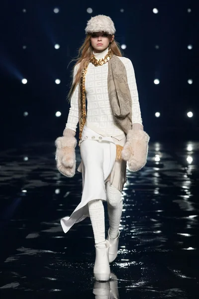 Look 39
